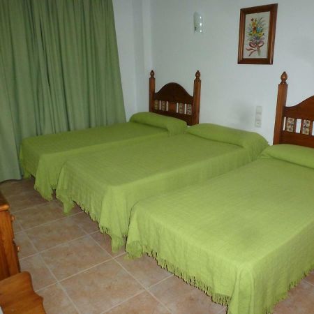 Hostal Cortes 가루차 외부 사진