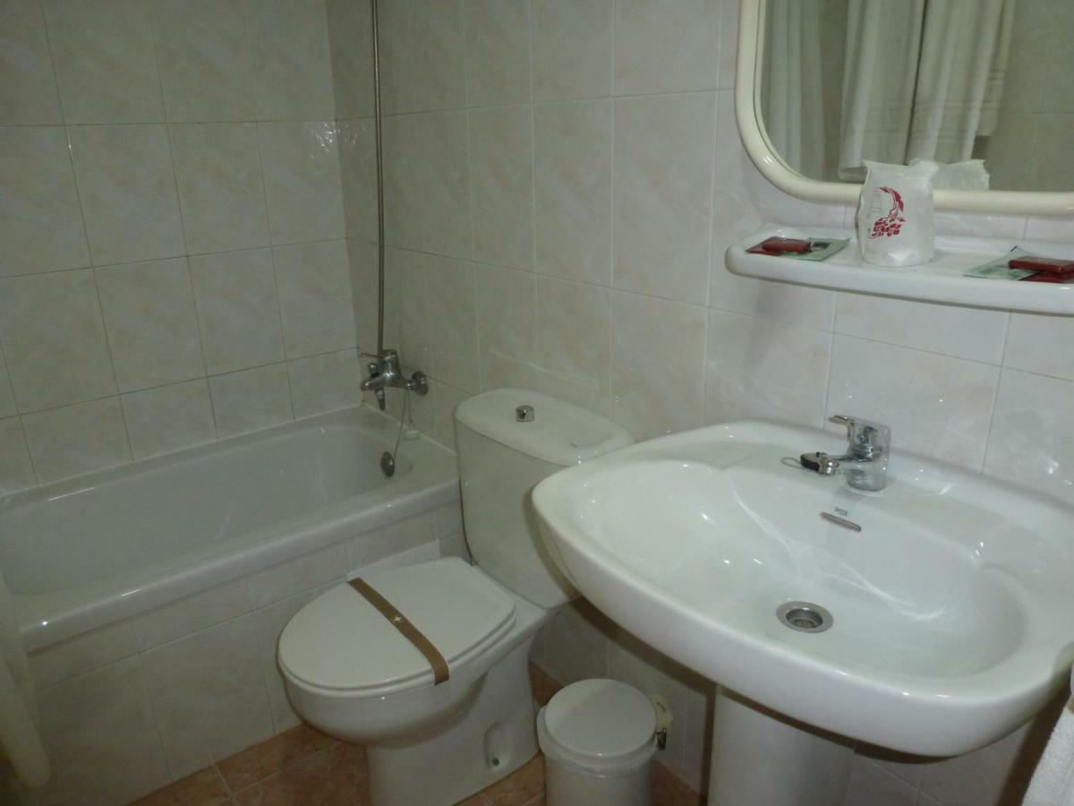 Hostal Cortes 가루차 외부 사진