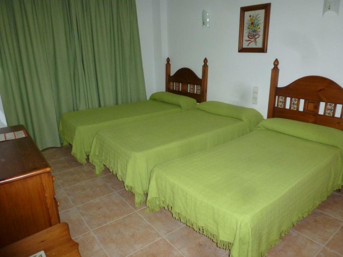 Hostal Cortes 가루차 외부 사진